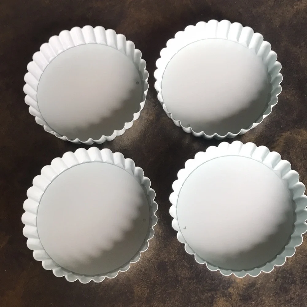 NWOT Quiche tartlet pie flutted pans light mint green non stick removable bottom